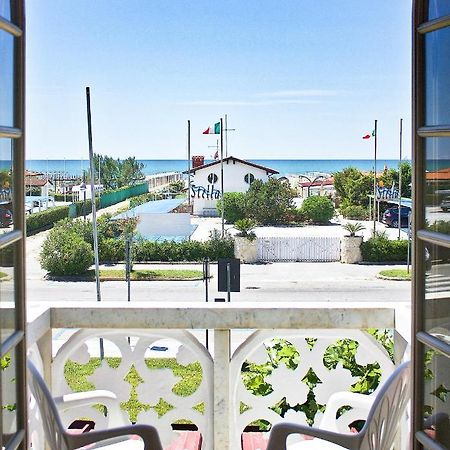 Hotel Poseidon مارينا دي بييتراسانْت المظهر الخارجي الصورة