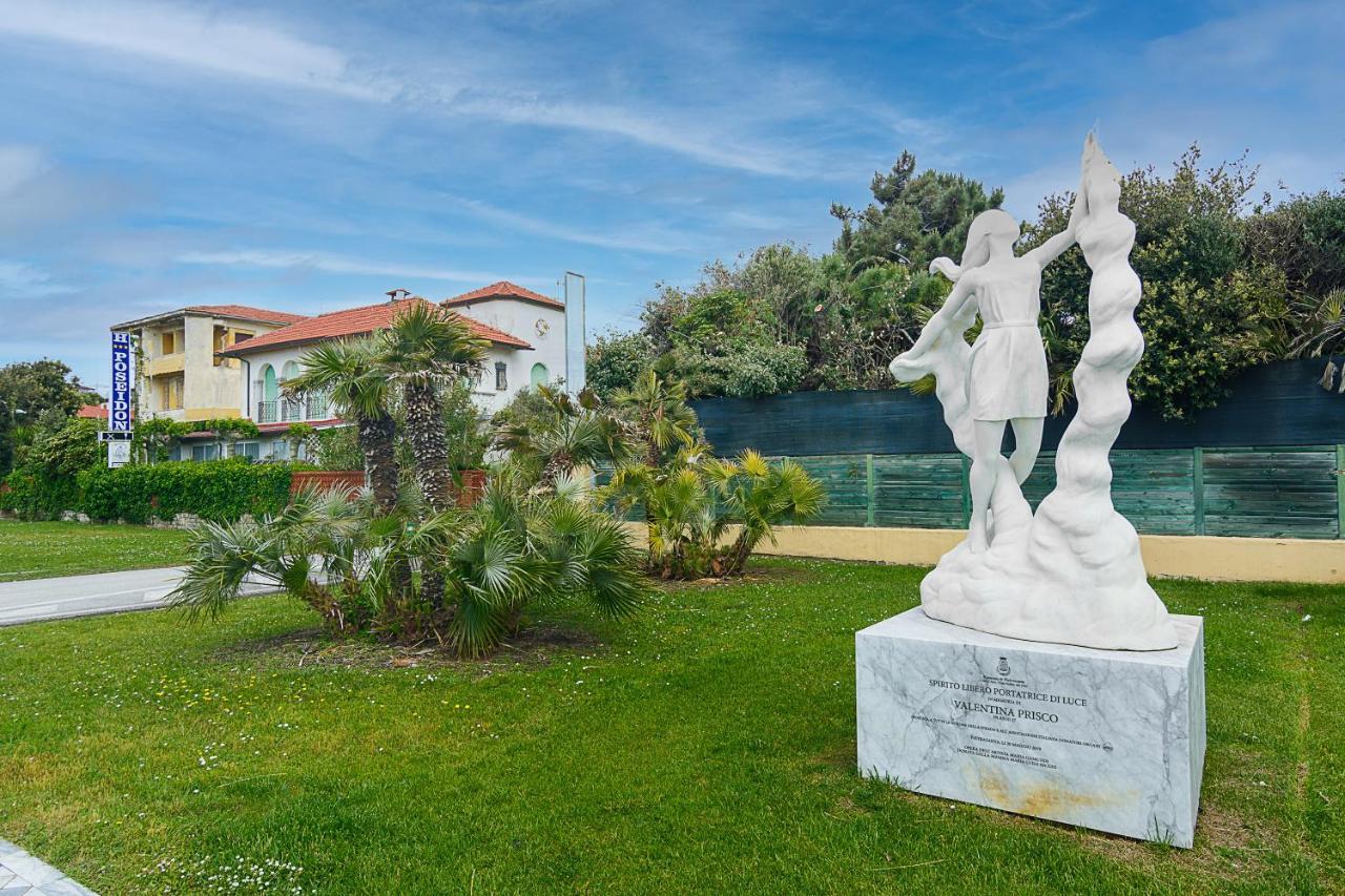 Hotel Poseidon مارينا دي بييتراسانْت المظهر الخارجي الصورة