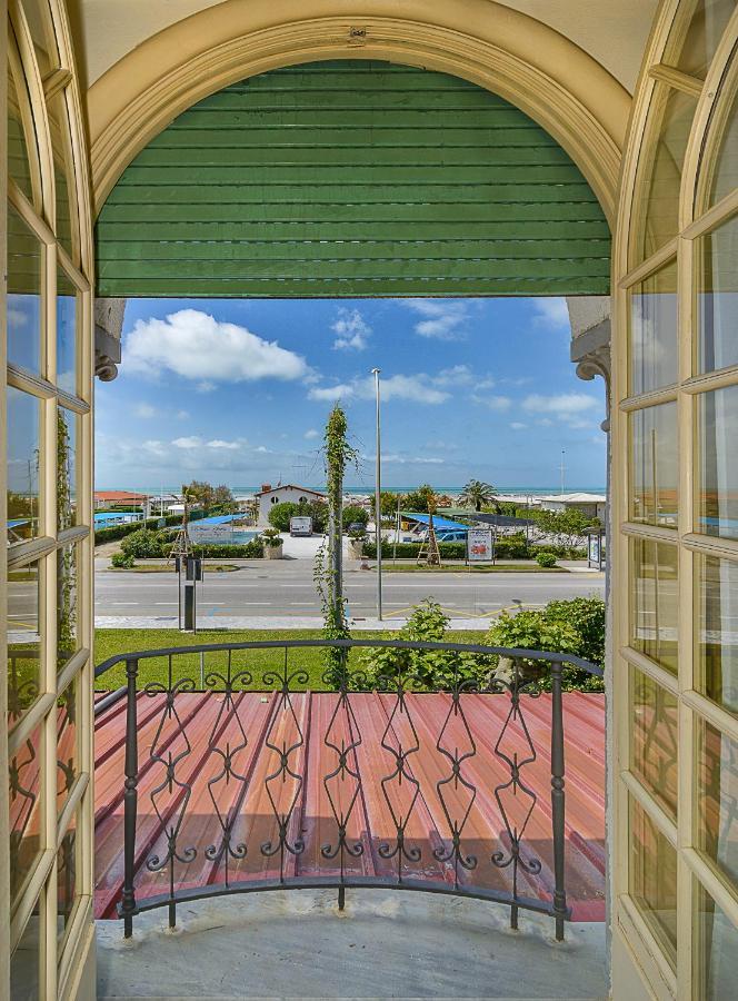Hotel Poseidon مارينا دي بييتراسانْت المظهر الخارجي الصورة