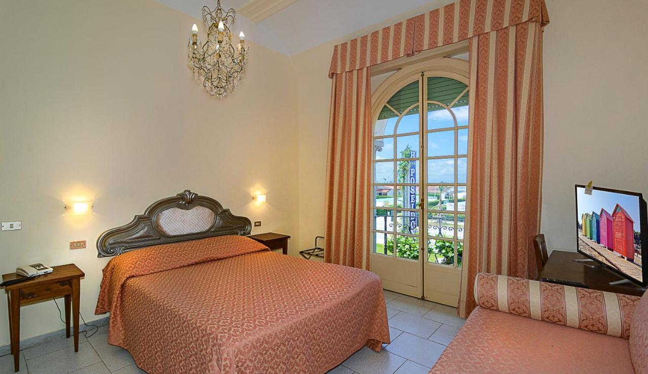 Hotel Poseidon مارينا دي بييتراسانْت المظهر الخارجي الصورة