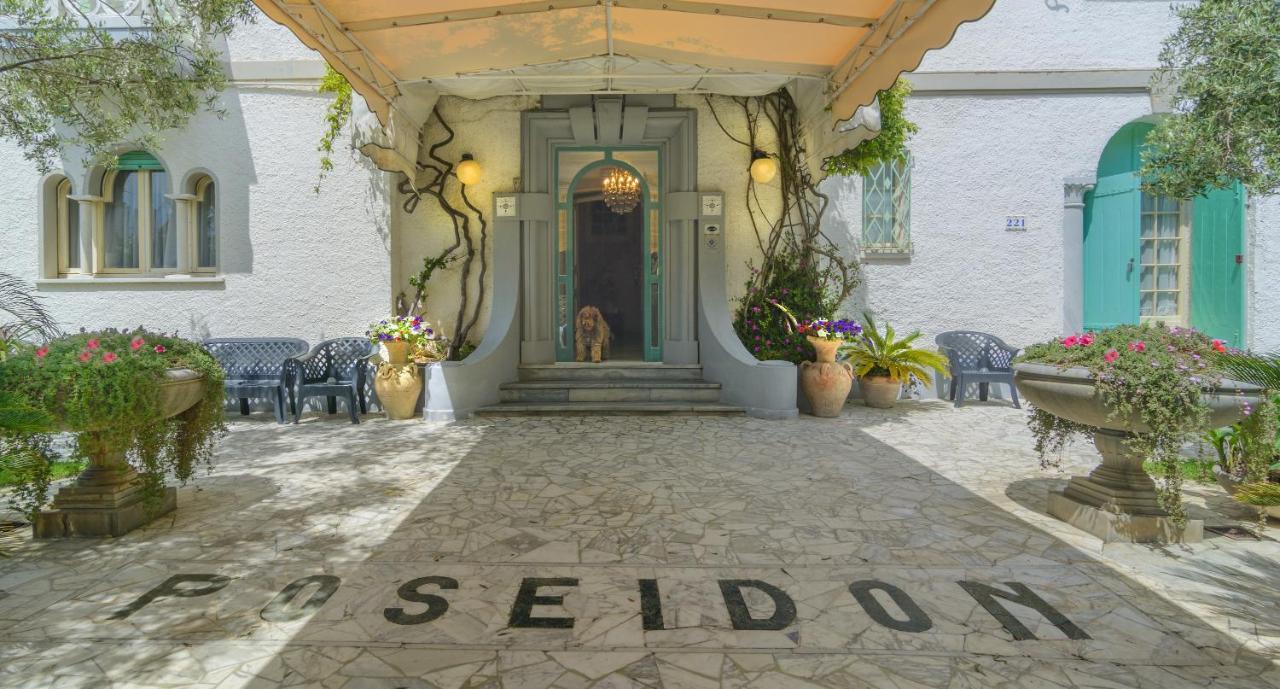 Hotel Poseidon مارينا دي بييتراسانْت المظهر الخارجي الصورة
