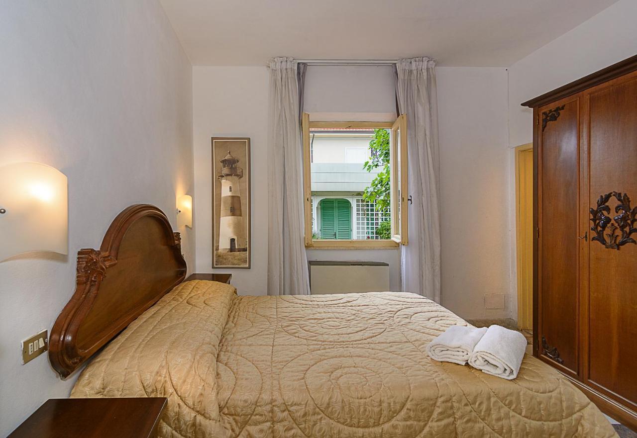Hotel Poseidon مارينا دي بييتراسانْت المظهر الخارجي الصورة