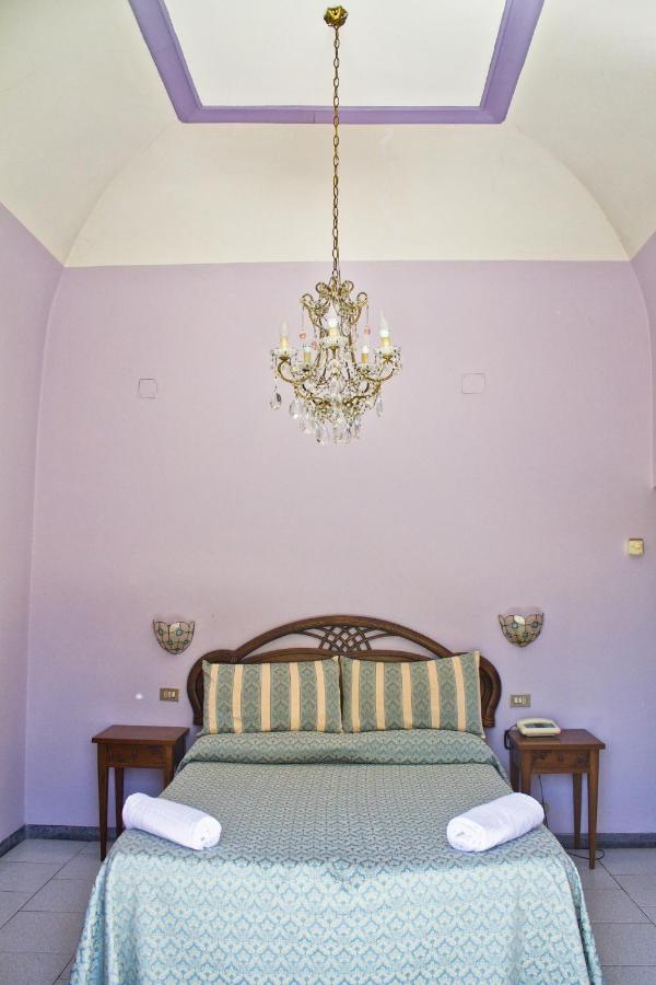 Hotel Poseidon مارينا دي بييتراسانْت المظهر الخارجي الصورة